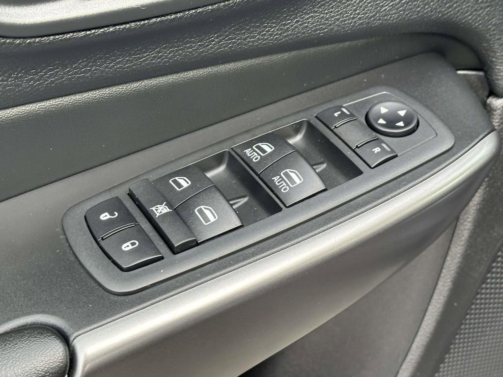 Used 2020 Jeep Cherokee Limited image 15