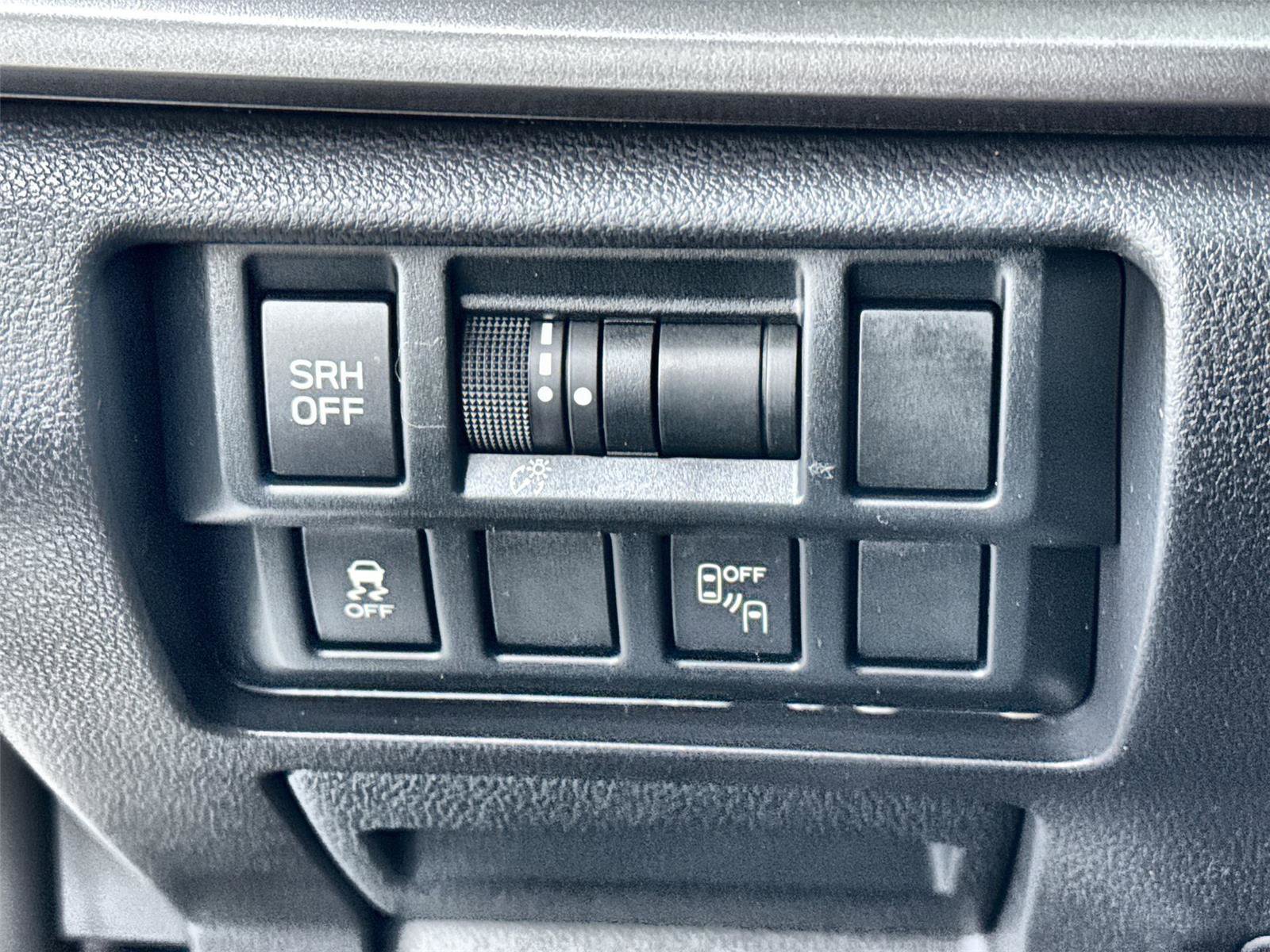 Used 2019 Subaru Crosstrek 2.0i Limited w/ Moonroof Package w/Navigation image 16