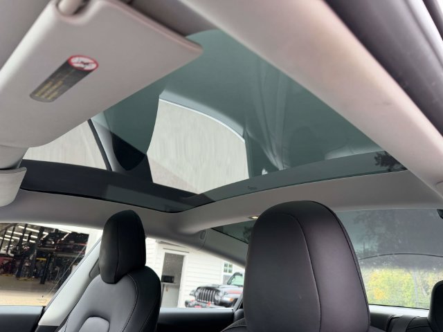 Used 2018 Tesla Model 3 Performance AWD/4WD image 16