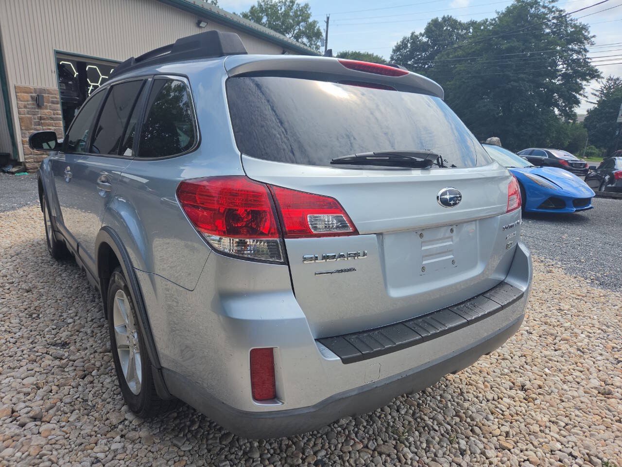 Used 2014 Subaru Outback 2.5i Premium AWD/4WD image 6