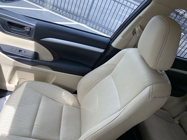 Used 2015 Toyota Highlander Plus image 27
