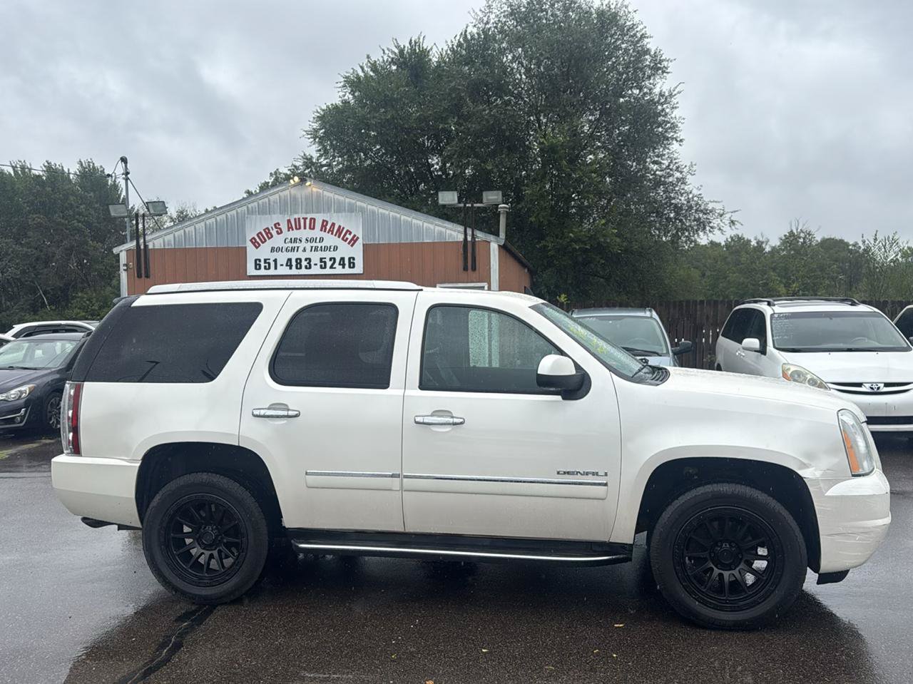 Used 2013 GMC Yukon Denali AWD/4WD image 4