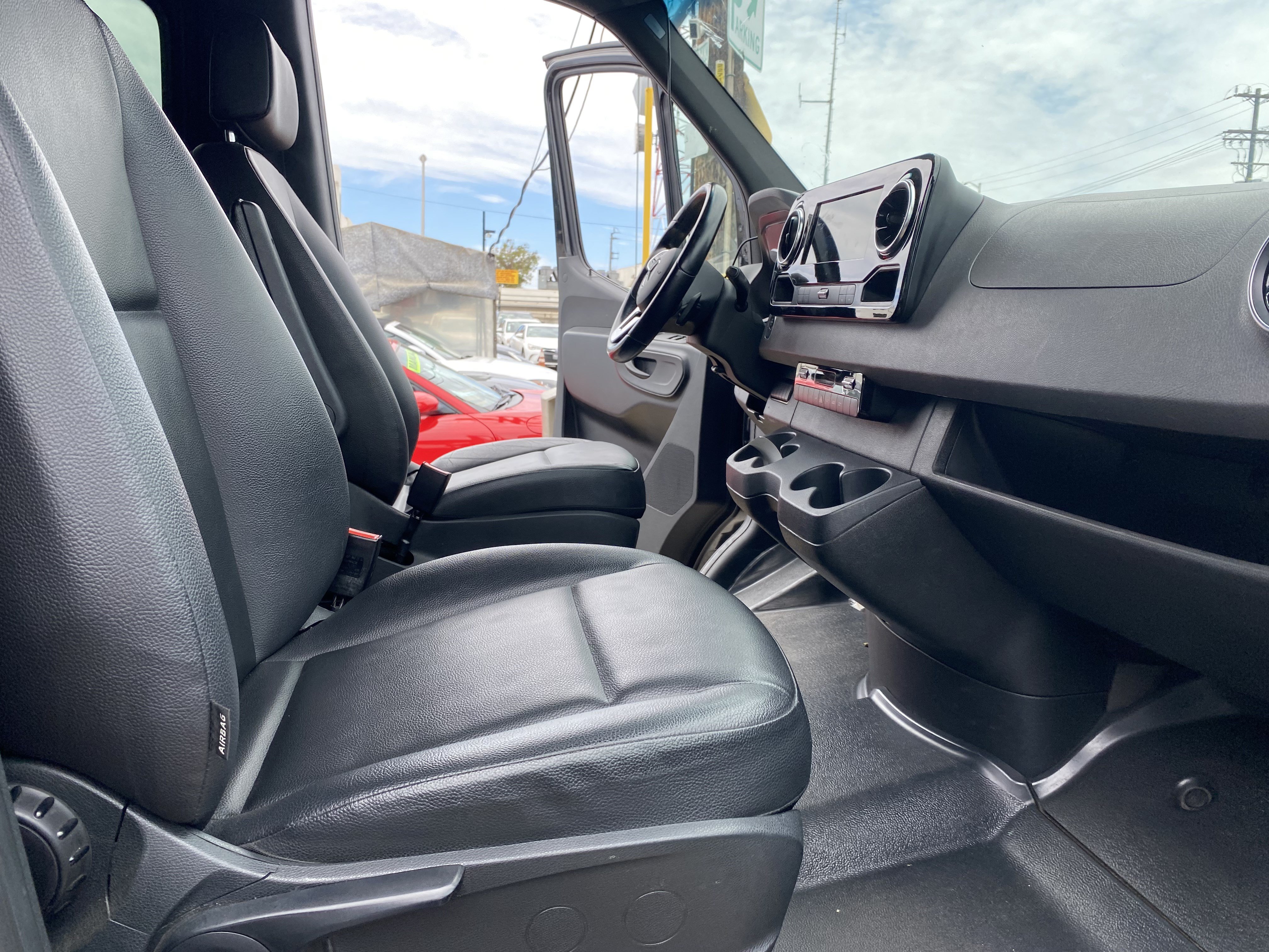 Used 2022 Mercedes-Benz Sprinter 1500 image 18