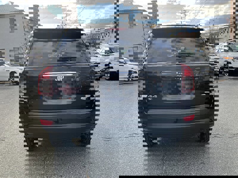 Used 2014 Jeep Compass Latitude w/ Sun/Sound Group image 6