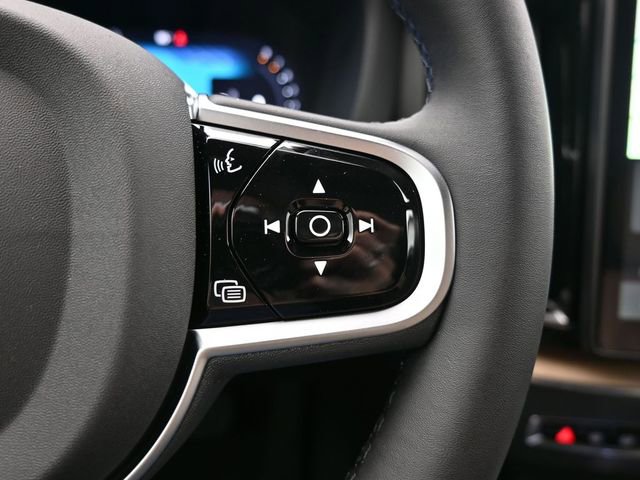 New 2026 Volvo XC60 B5 Core w/ Climate Package image 24