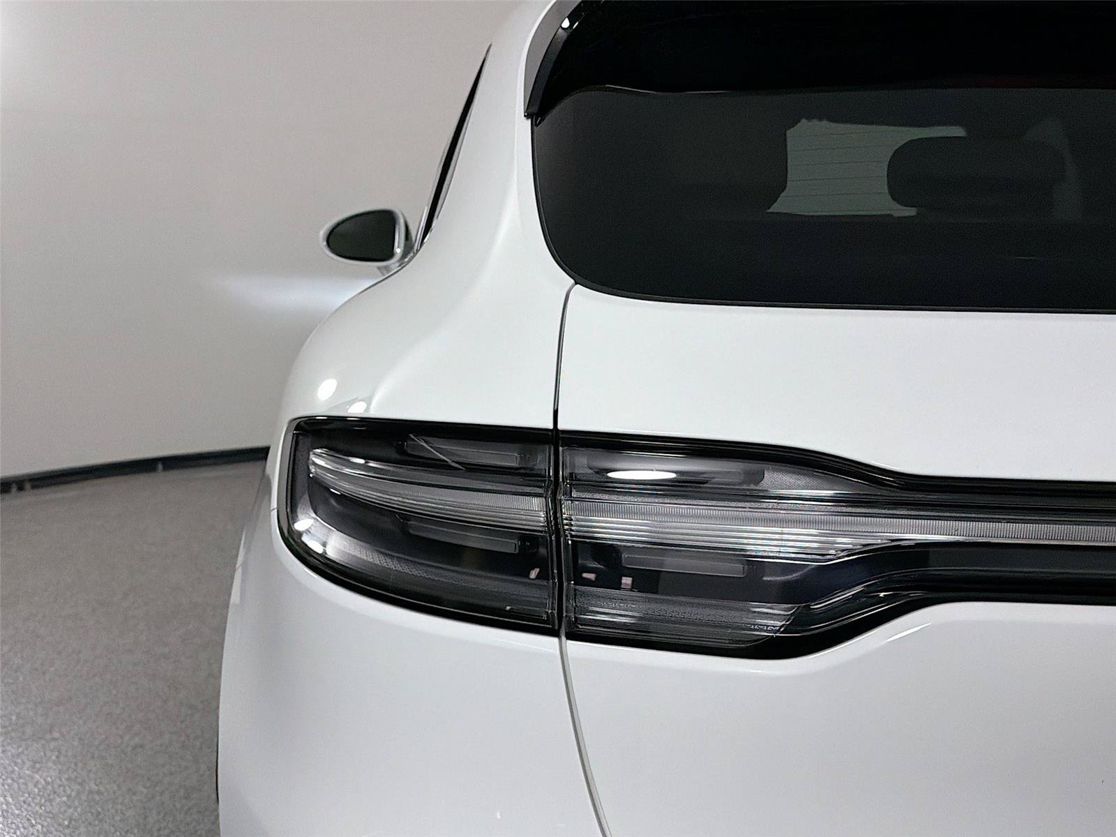 Certified 2023 Porsche Macan S AWD/4WD image 16