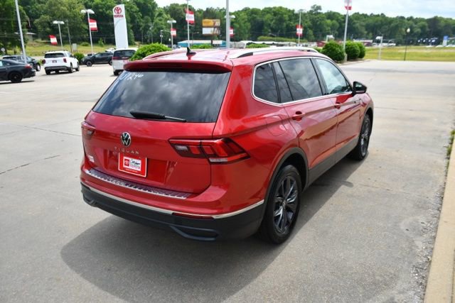 Used 2023 Volkswagen Tiguan SE FWD image 5