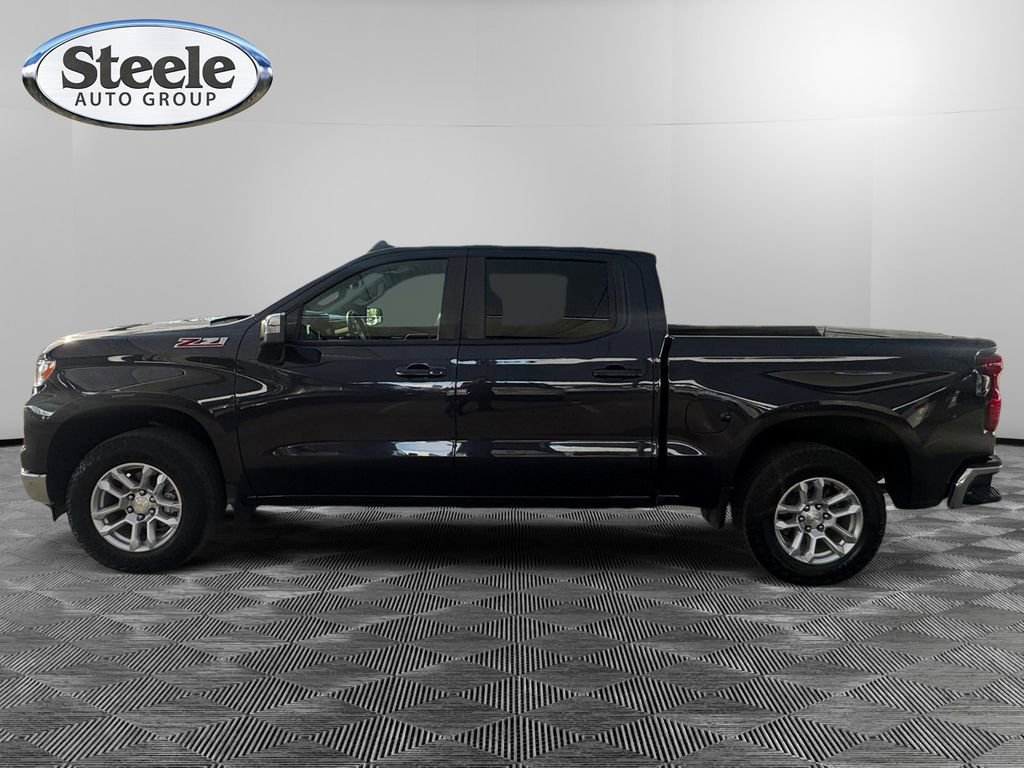 Used 2023 Chevrolet Silverado 1500 LT image 2