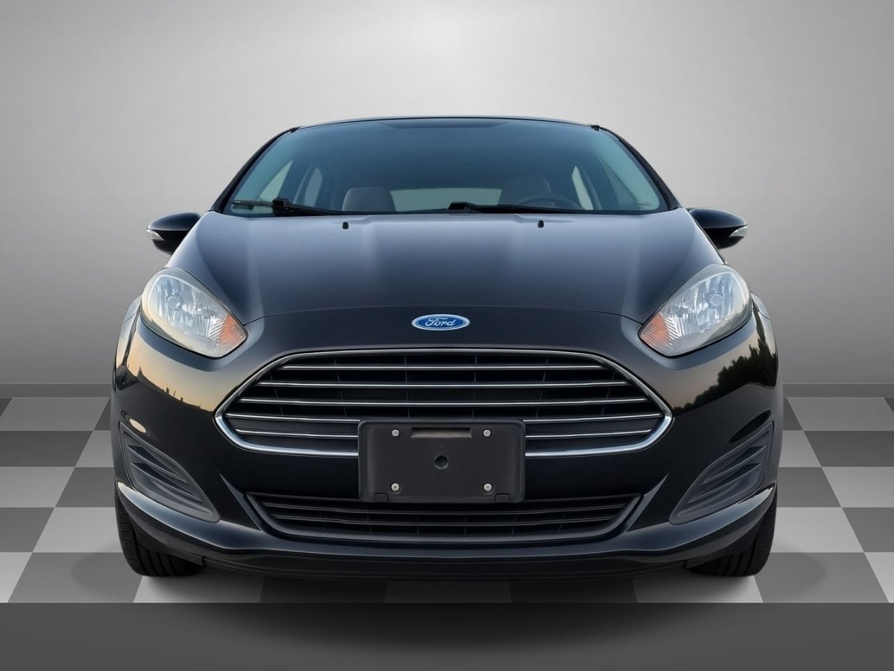 Used 2014 Ford Fiesta SE FWD image 2