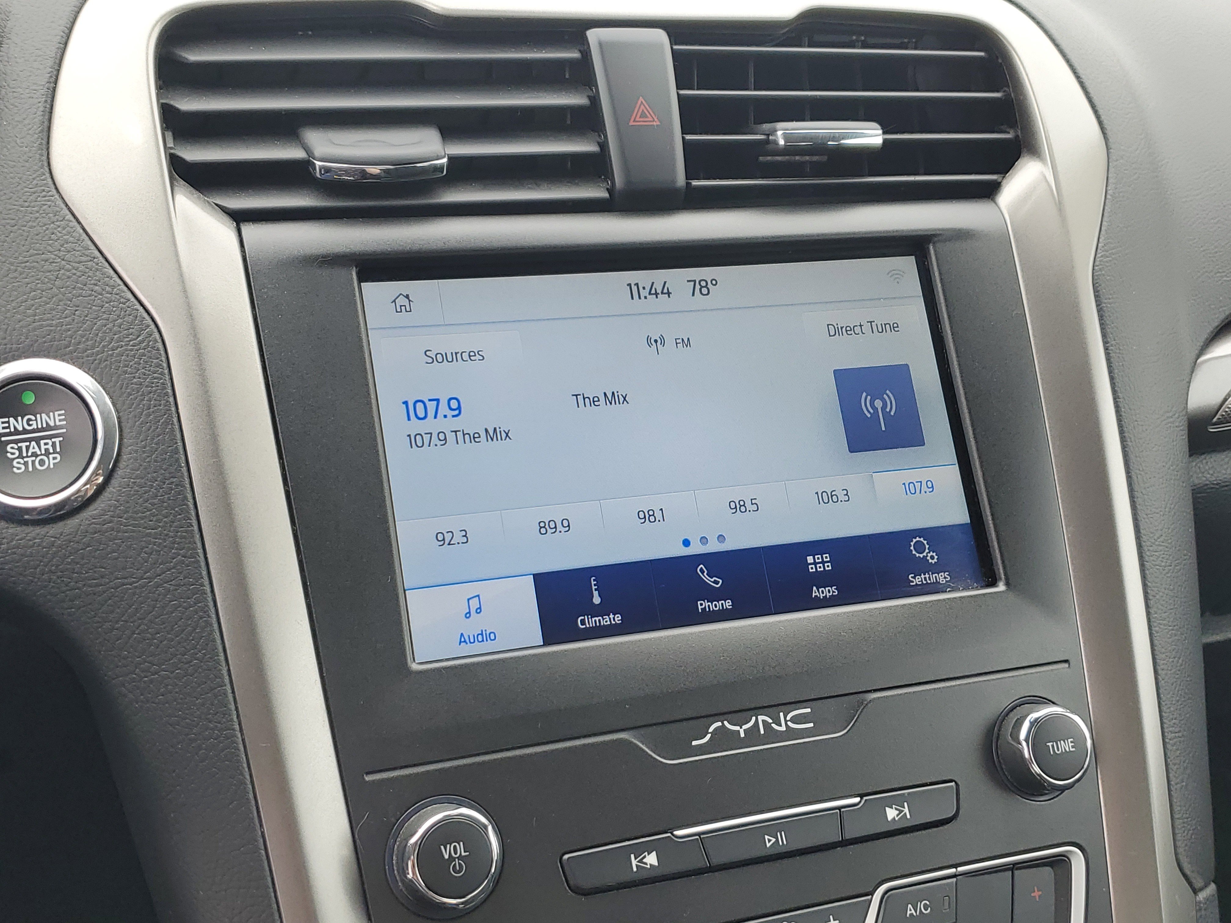 Used 2019 Ford Fusion SE FWD image 20