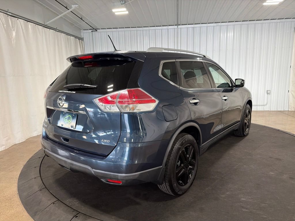 Used 2016 Nissan Rogue S w/ Appearance Package AWD/4WD image 9