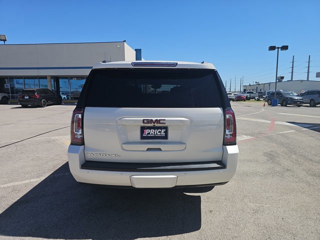 Used 2015 GMC Yukon XL SLT w/ Open Road Package image 4