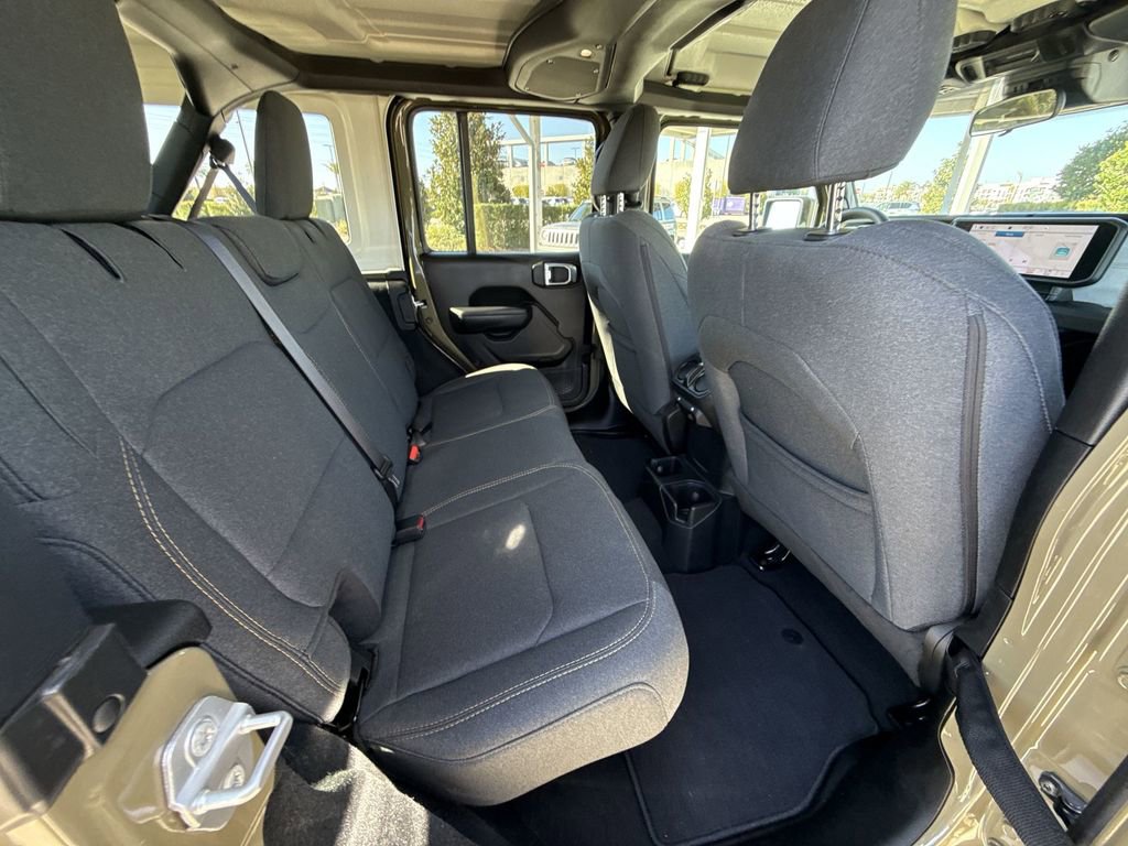 Used 2025 Jeep Wrangler Sport S image 16