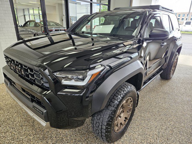 Used 2025 Toyota 4Runner Trailhunter AWD/4WD image 5