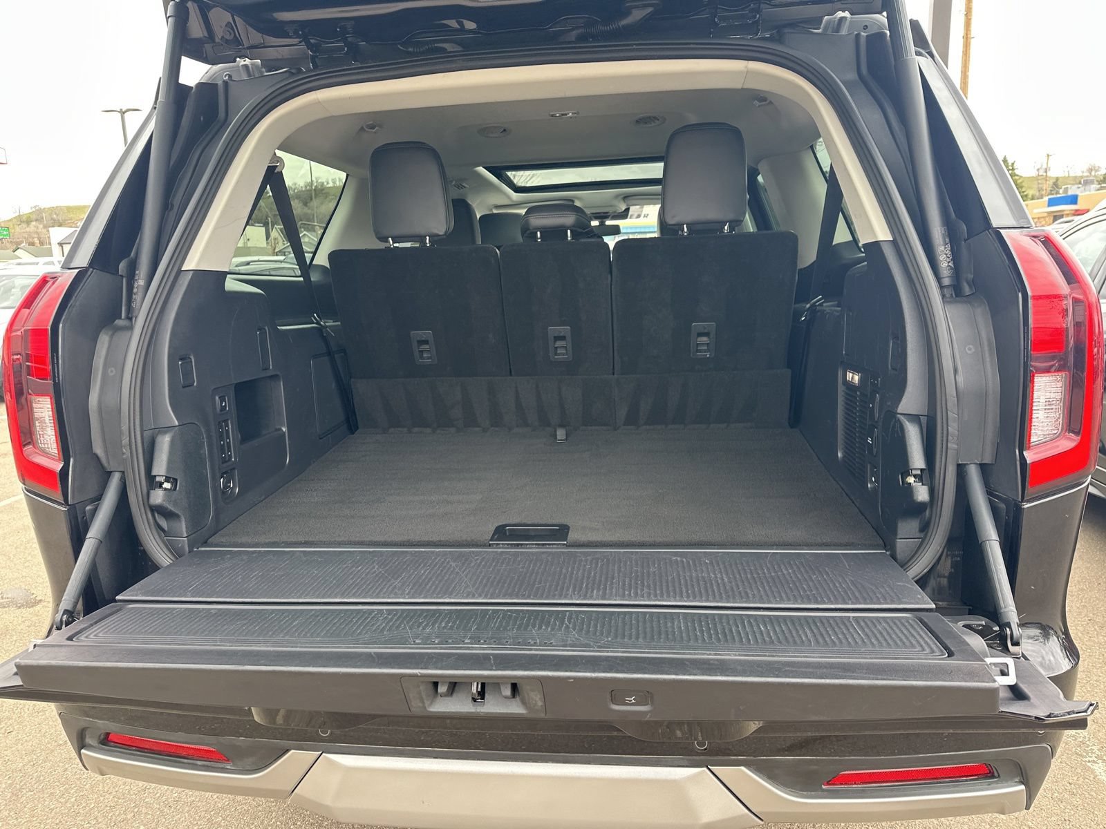 Used 2025 Ford Expedition Max Platinum AWD/4WD image 30