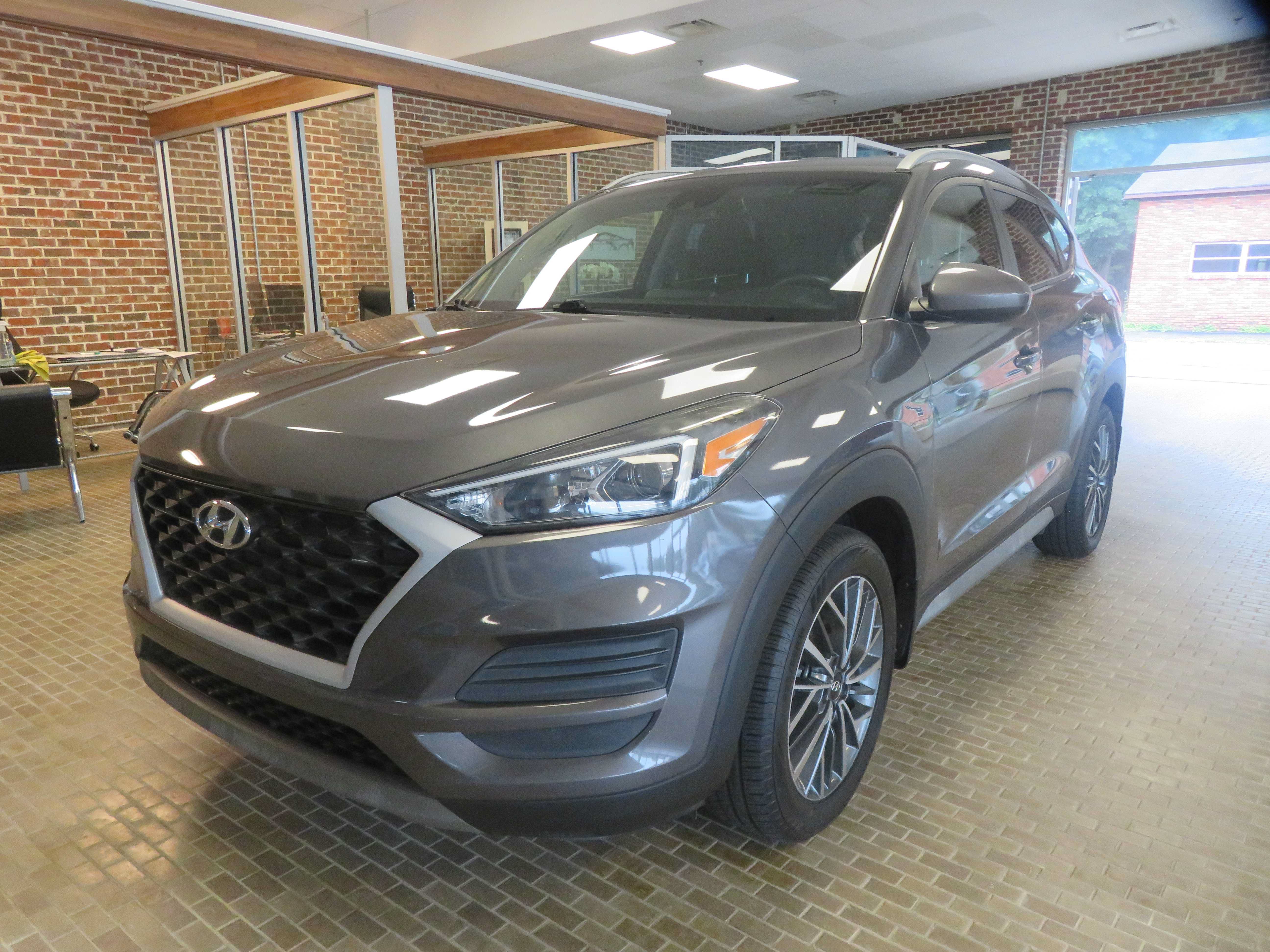Used 2020 Hyundai Tucson SEL w/ Cargo Package FWD image 1