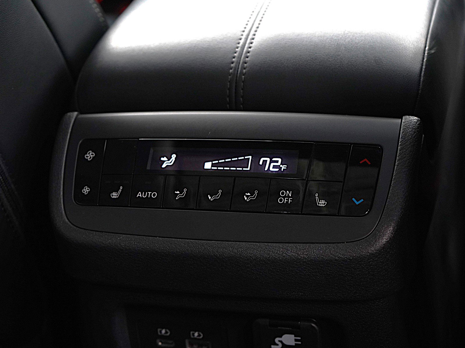 Used 2023 Nissan Pathfinder Platinum image 17