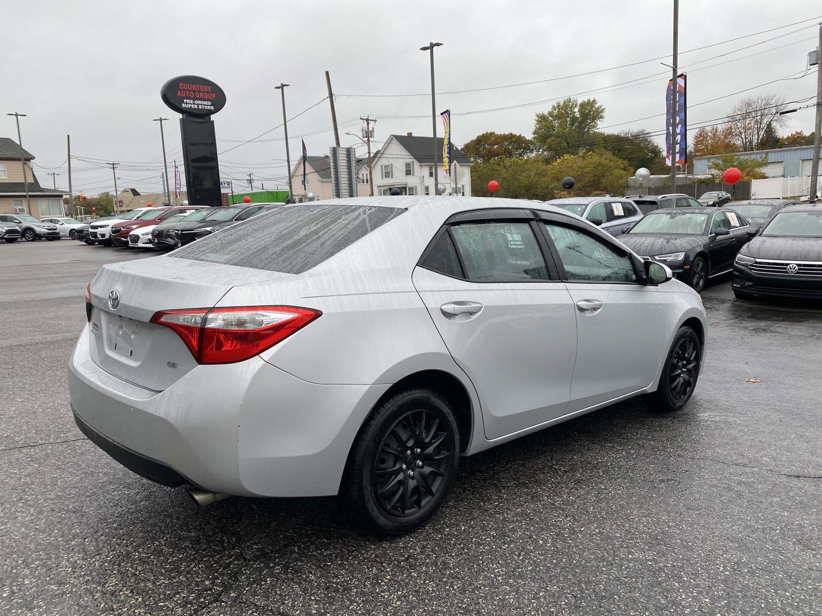 Used 2015 Toyota Corolla LE image 6