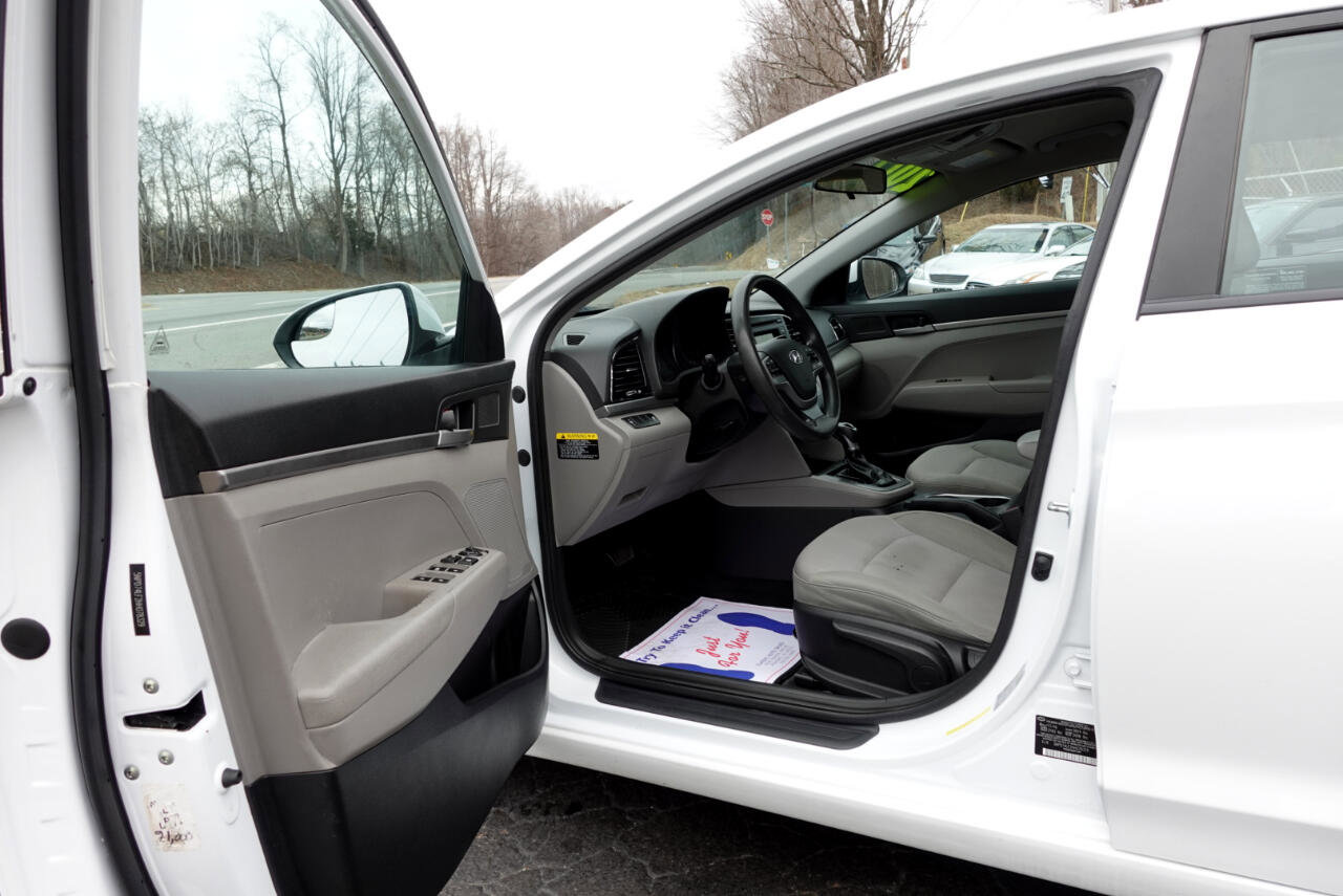 Used 2017 Hyundai Elantra SE image 9