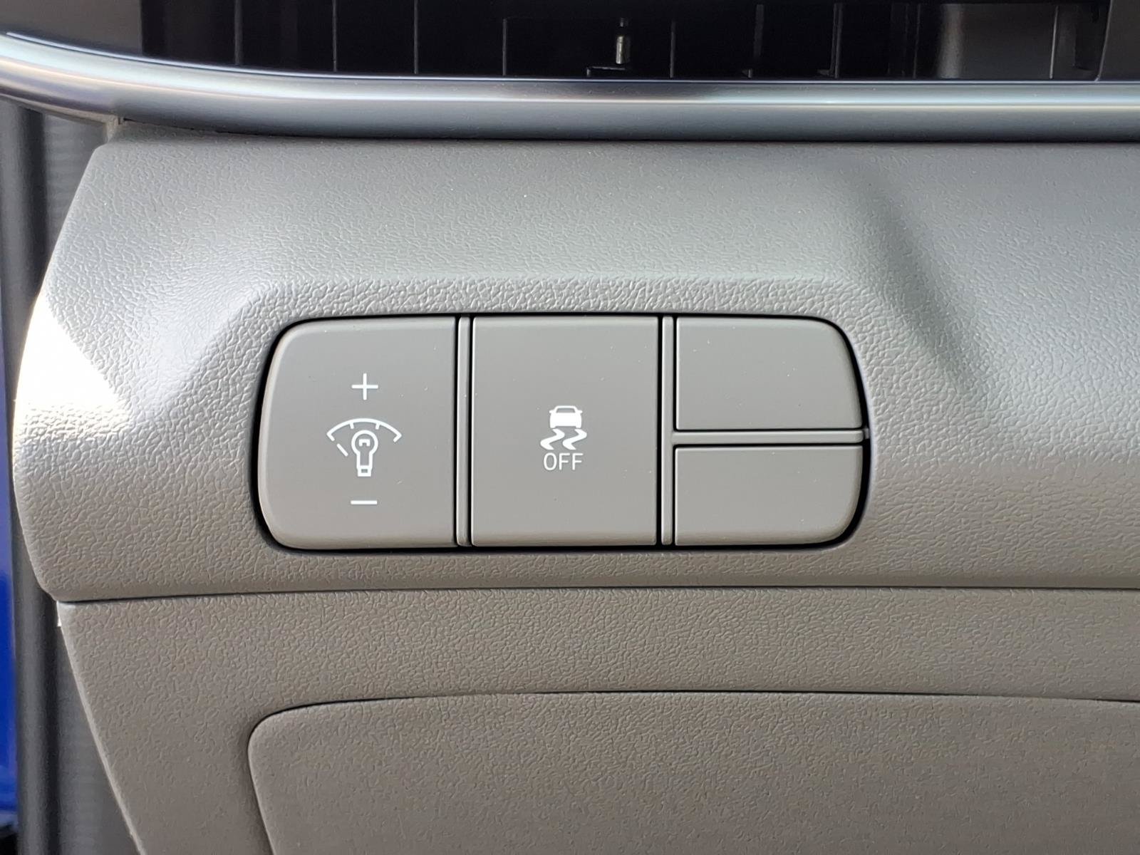 Used 2024 Hyundai Elantra SEL w/ Convenience Package FWD image 24