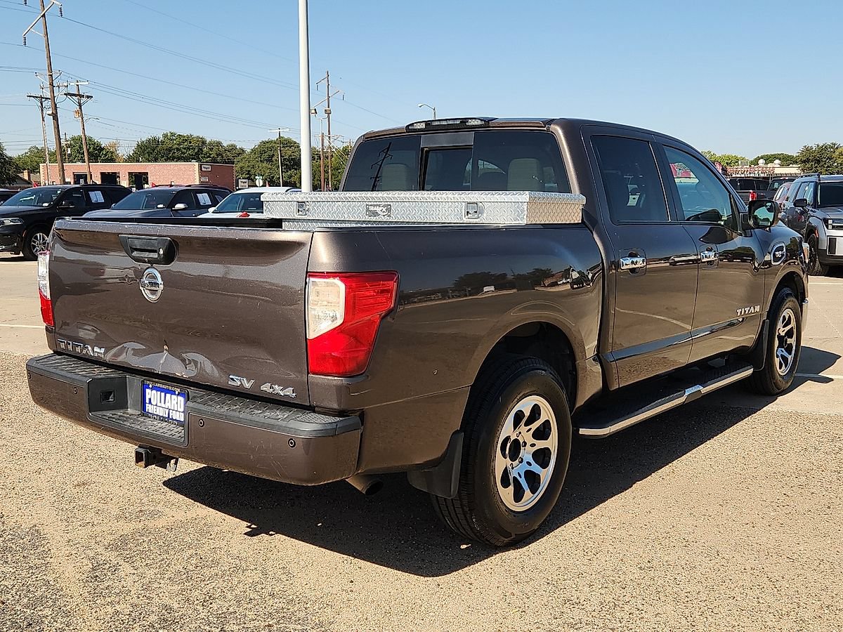 Used 2017 Nissan Titan SV AWD/4WD image 4