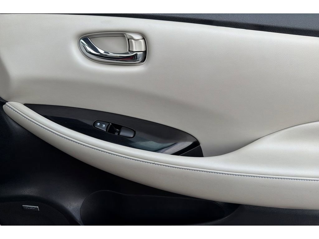 Used 2020 Nissan Leaf SL Plus FWD image 19