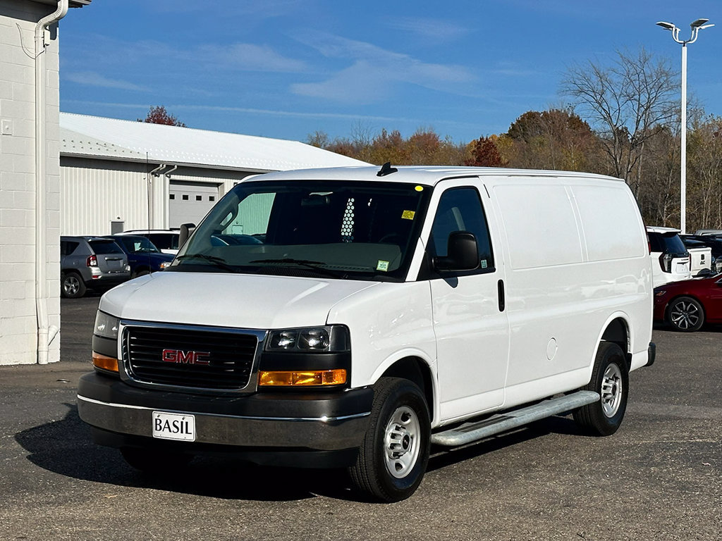 Used 2025 GMC Savana 2500 w/ Driver Convenience Package RWD image 3