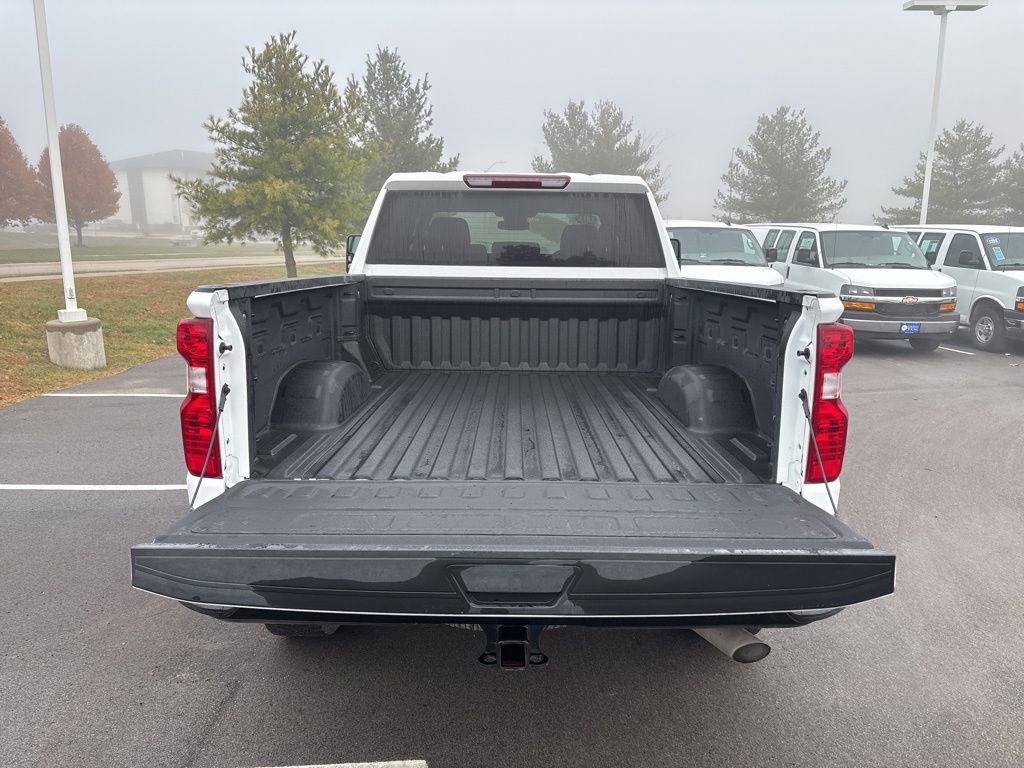 Used 2025 Chevrolet Silverado 2500 Custom w/ Custom Value Package image 12