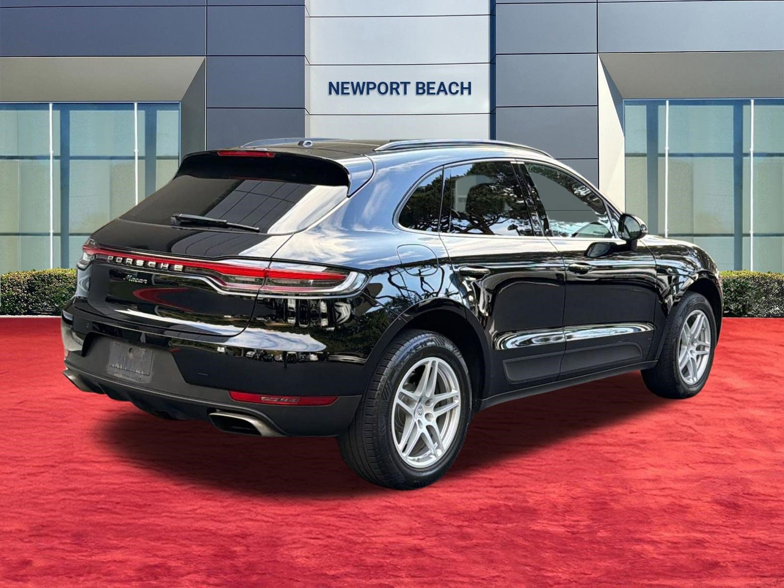 Used 2020 Porsche Macan AWD/4WD image 9