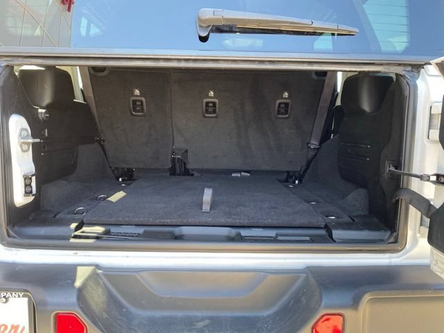 Used 2025 Jeep Wrangler Unlimited Sahara AWD/4WD image 4