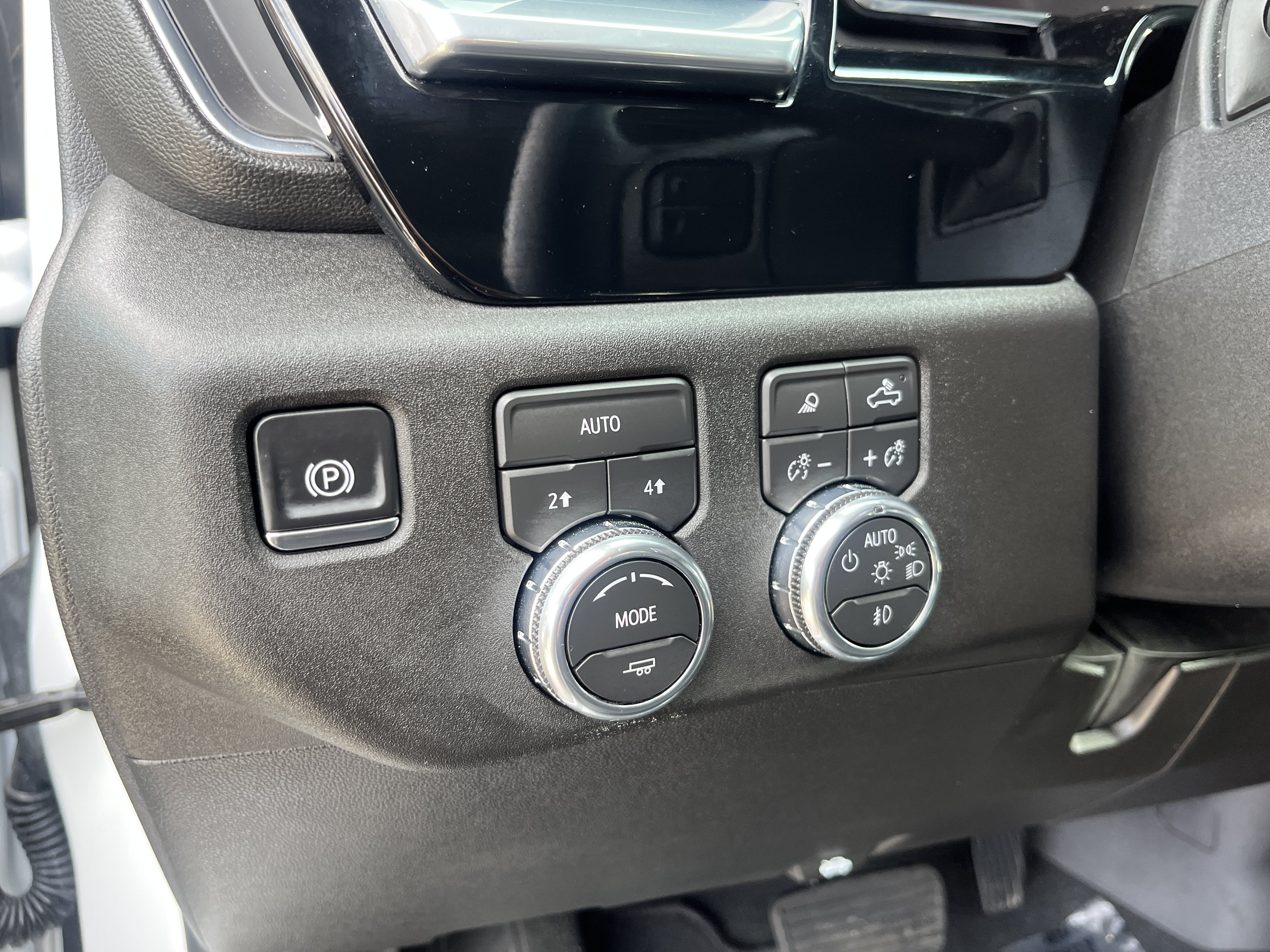 Used 2026 GMC Sierra 1500 SLT AWD/4WD image 21