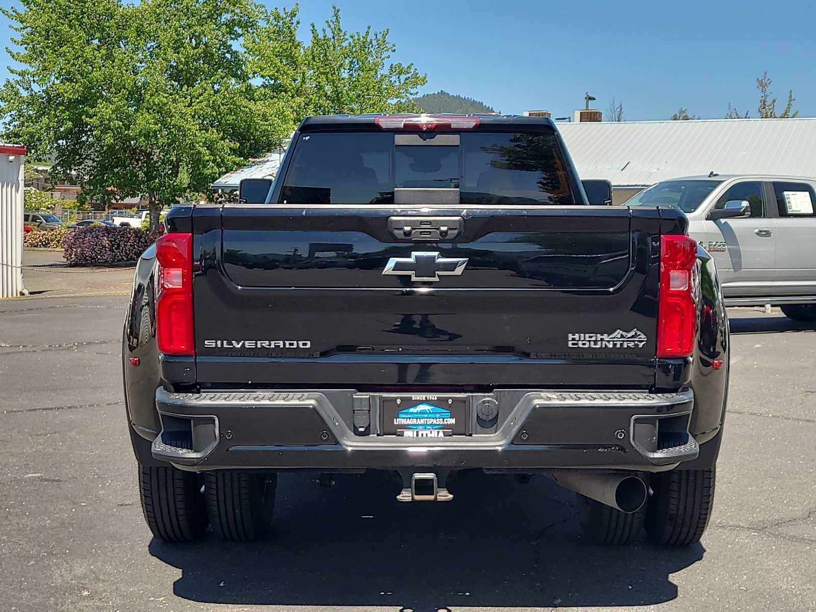 Used 2024 Chevrolet Silverado 3500 High Country w/ High Country Premium Package AWD/4WD image 13