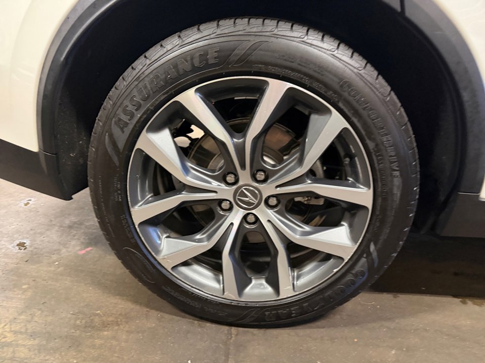 Used 2022 Acura MDX w/ Technology Package AWD/4WD image 27
