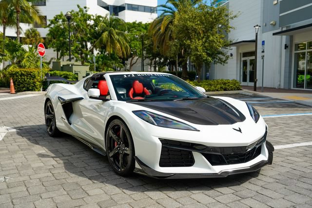 Used 2024 Chevrolet Corvette Z06 w/ Z07 Performance Package RWD image 38
