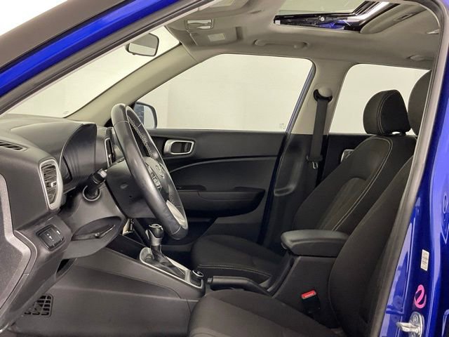 Used 2023 Hyundai Venue SEL image 10