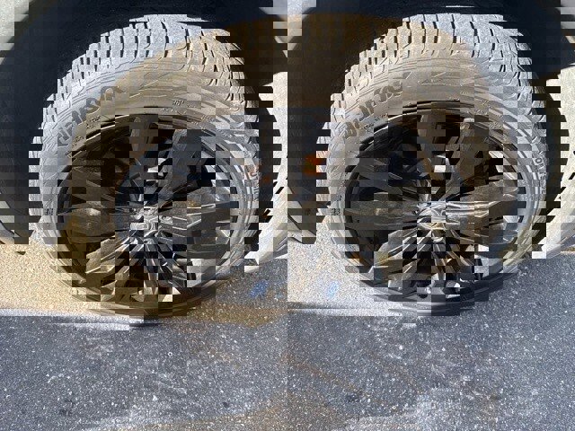 Certified 2021 Volkswagen Tiguan SE R-Line image 14