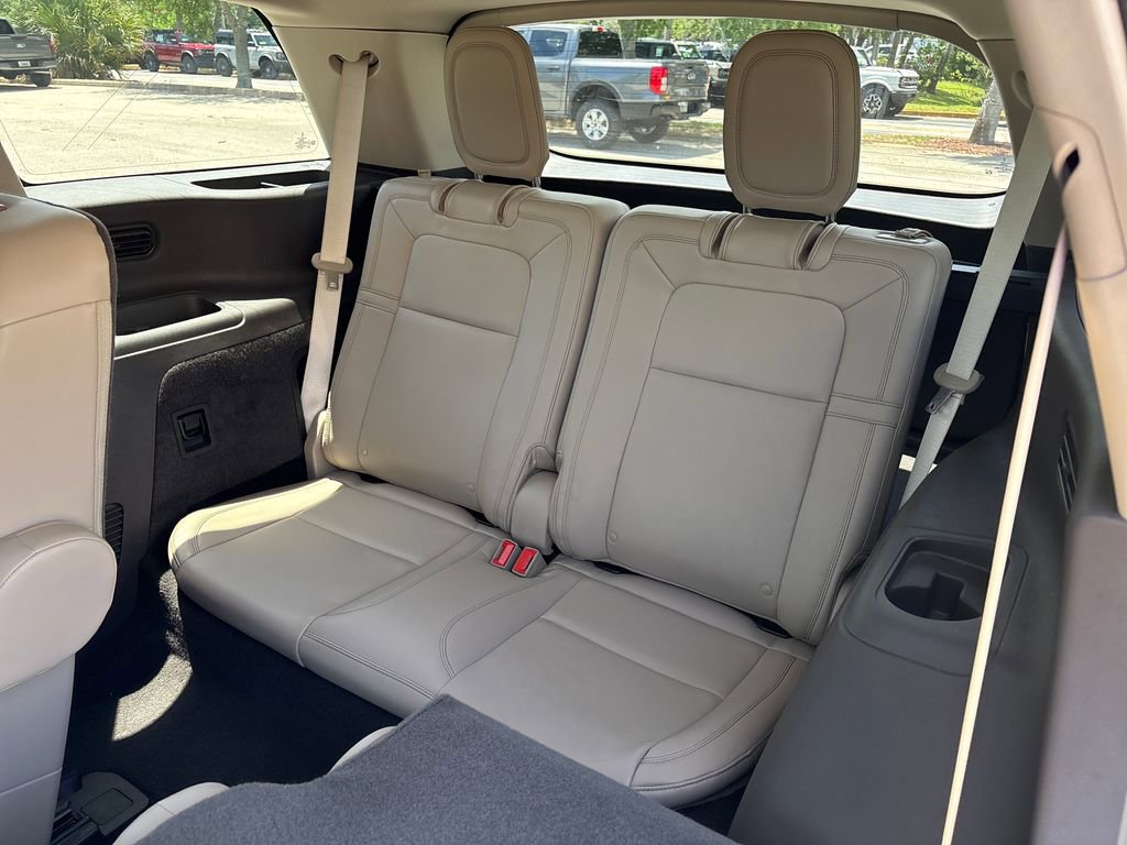 Used 2020 Lincoln Aviator Reserve RWD image 32