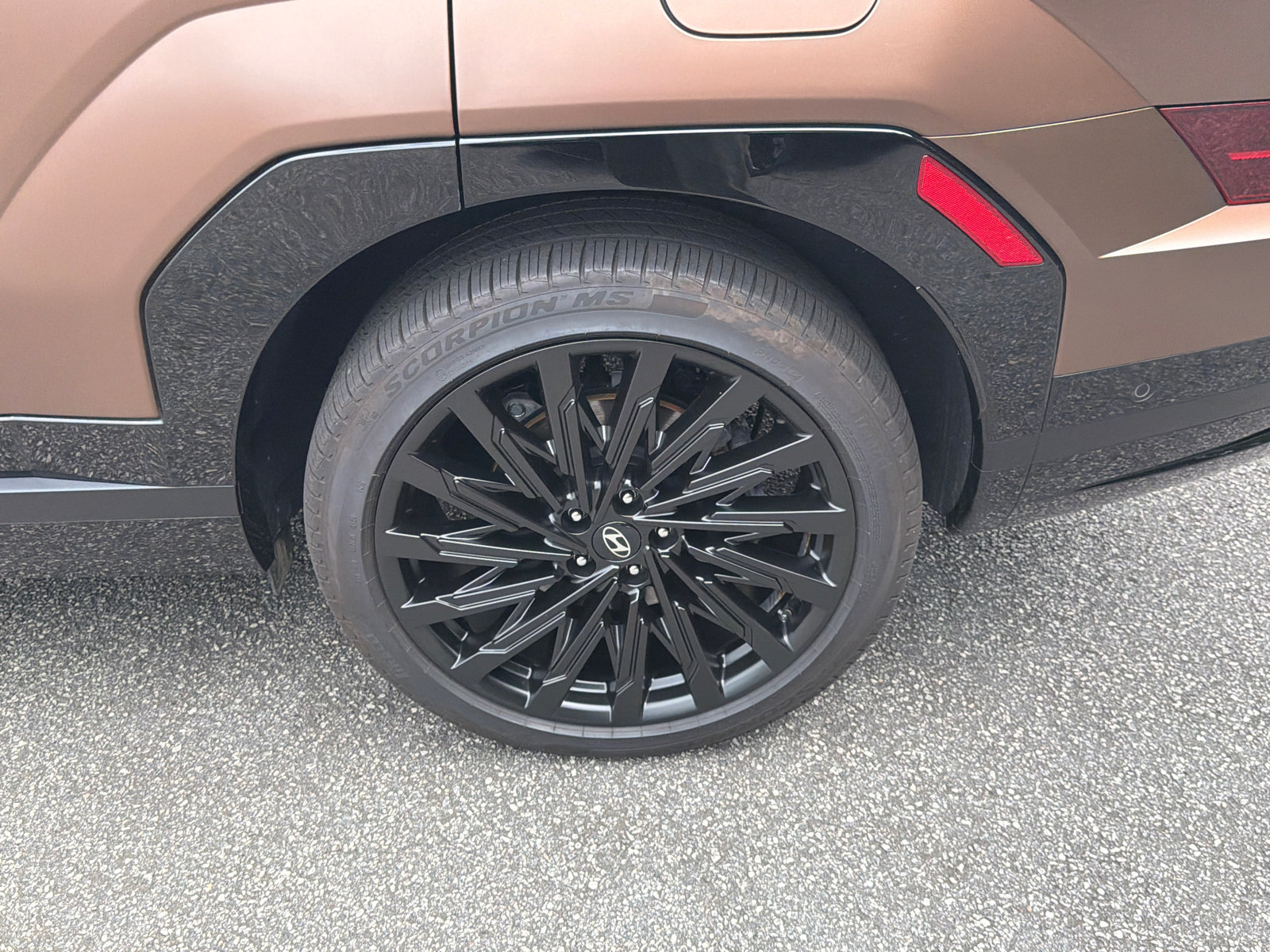 Certified 2025 Hyundai Santa Fe Calligraphy FWD image 21
