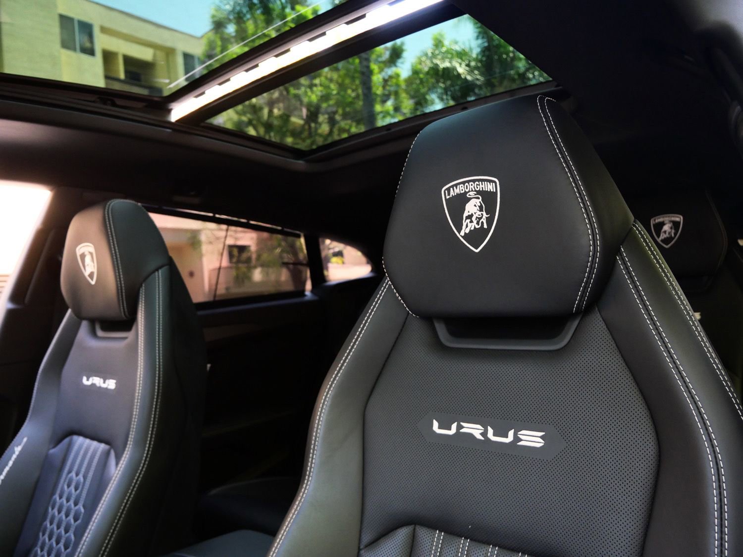 Used 2023 Lamborghini Urus Performante AWD/4WD image 27