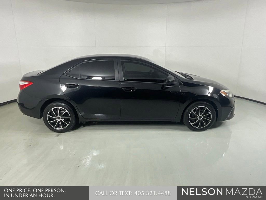 Used 2016 Toyota Corolla LE FWD image 5