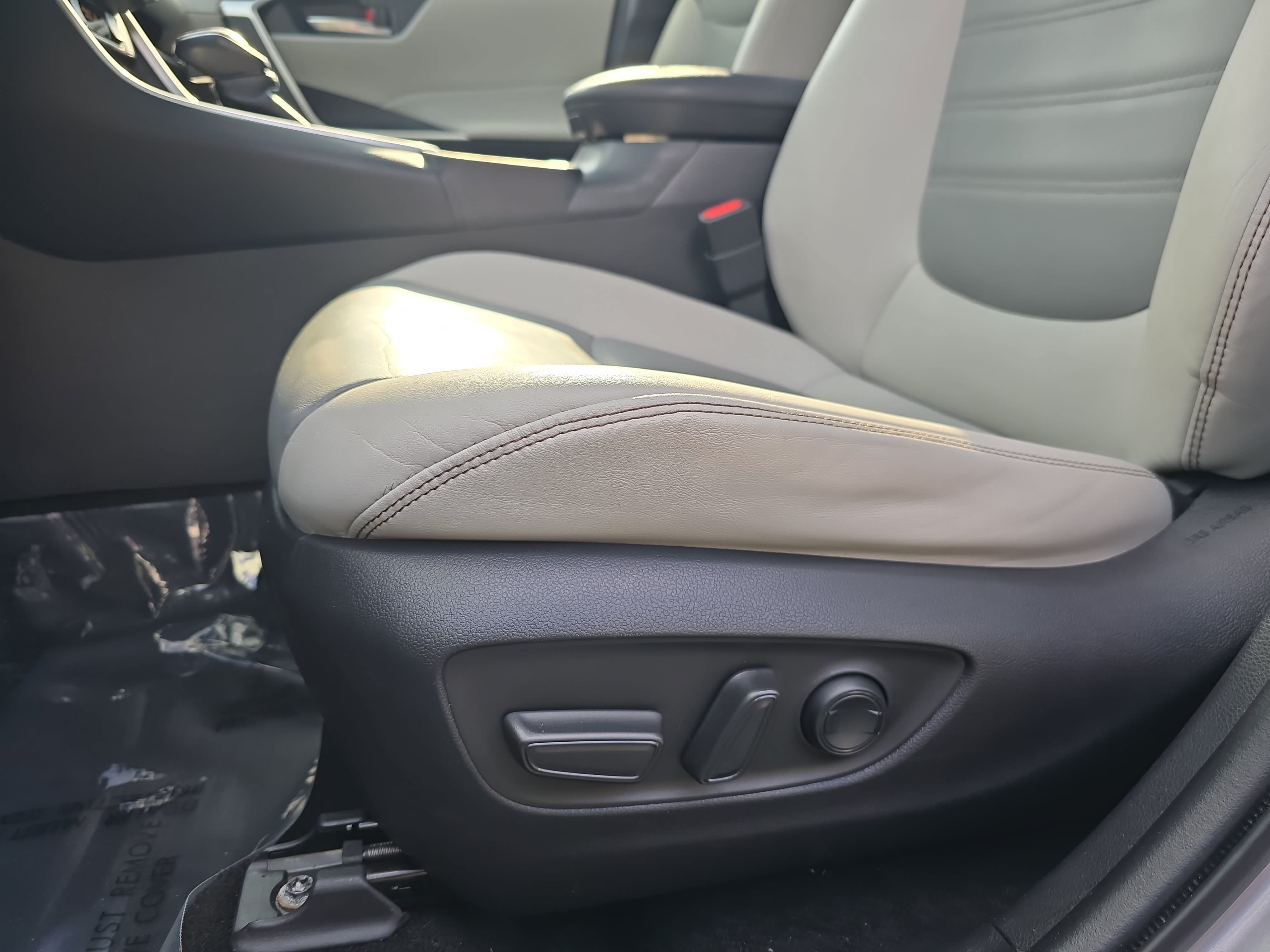 Used 2019 Toyota RAV4 XLE Premium w/ Advanced Technology Package FWD image 29