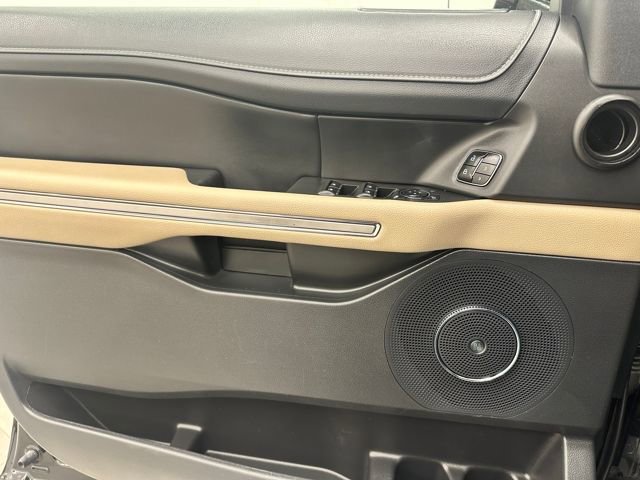 Certified 2024 Ford Expedition Limited image 39