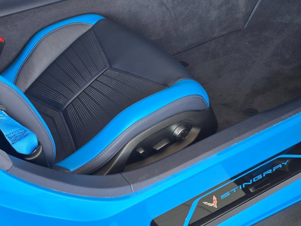 Used 2021 Chevrolet Corvette Stingray Premium Cpe w/ Z51 Performance Package RWD image 8