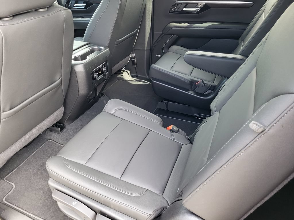 New 2026 Chevrolet Suburban Z71 w/ Comfort Package AWD/4WD image 11