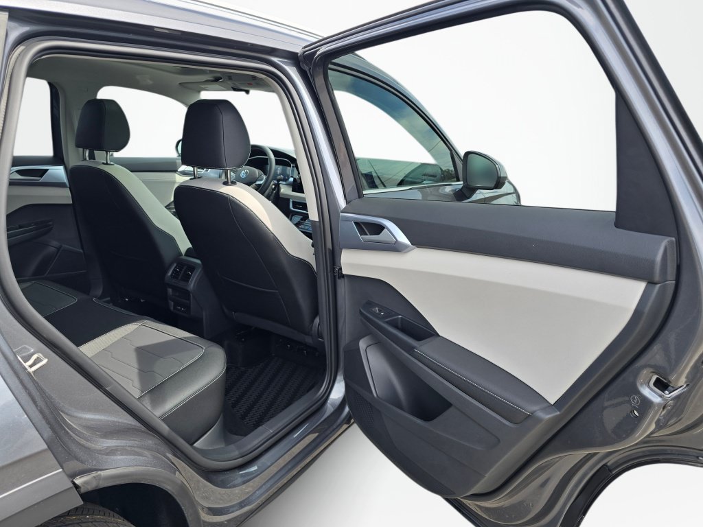 New 2026 Volkswagen Taos SE AWD/4WD image 37