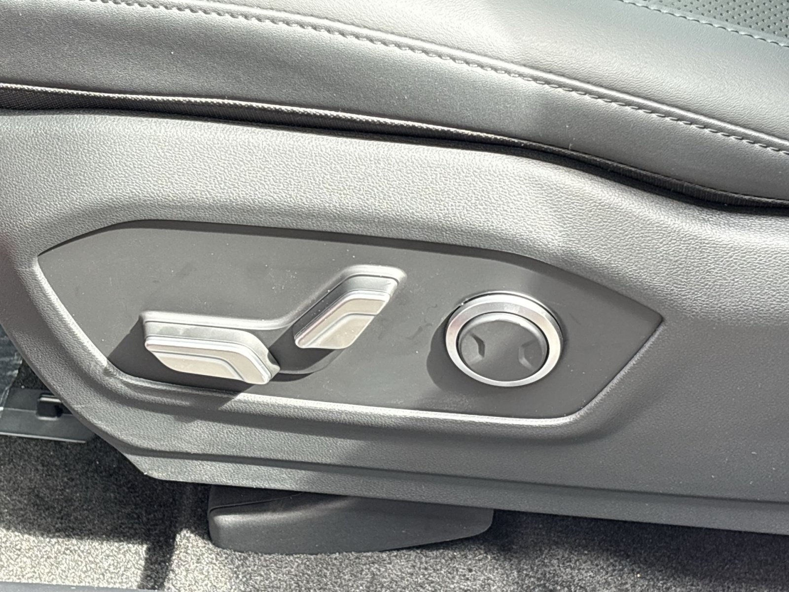 New 2027 Hyundai Santa Fe SEL FWD image 14