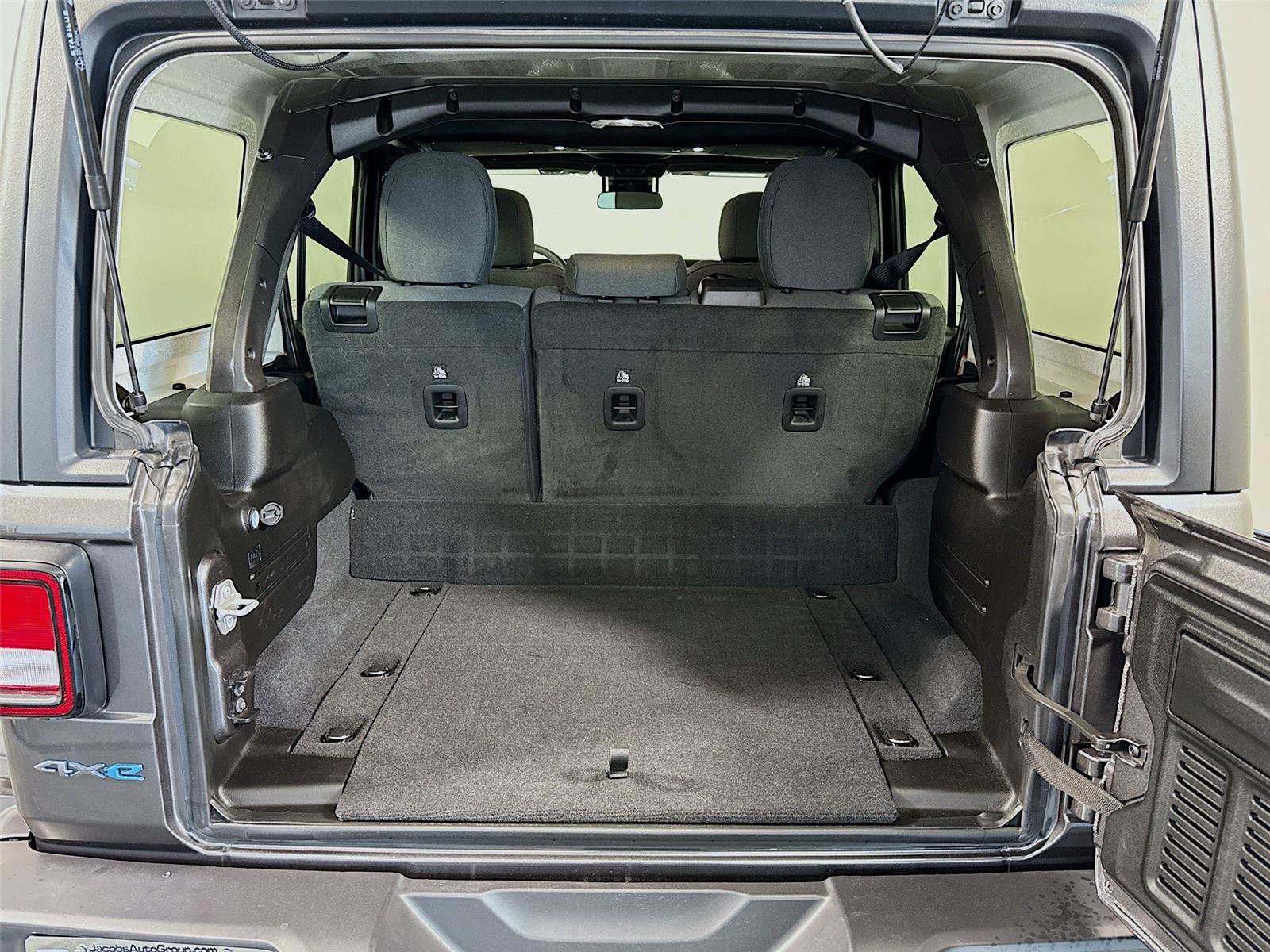 Used 2024 Jeep Wrangler Willys image 18