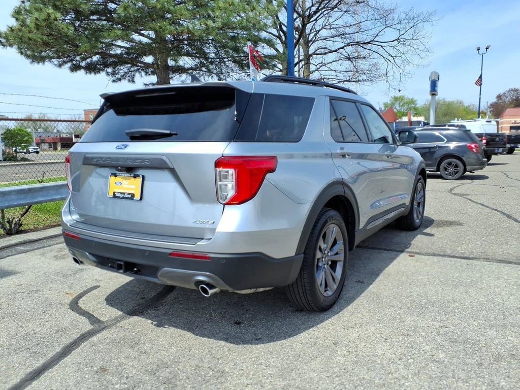 Certified 2024 Ford Explorer XLT w/ Equipment Group 202A AWD/4WD image 7