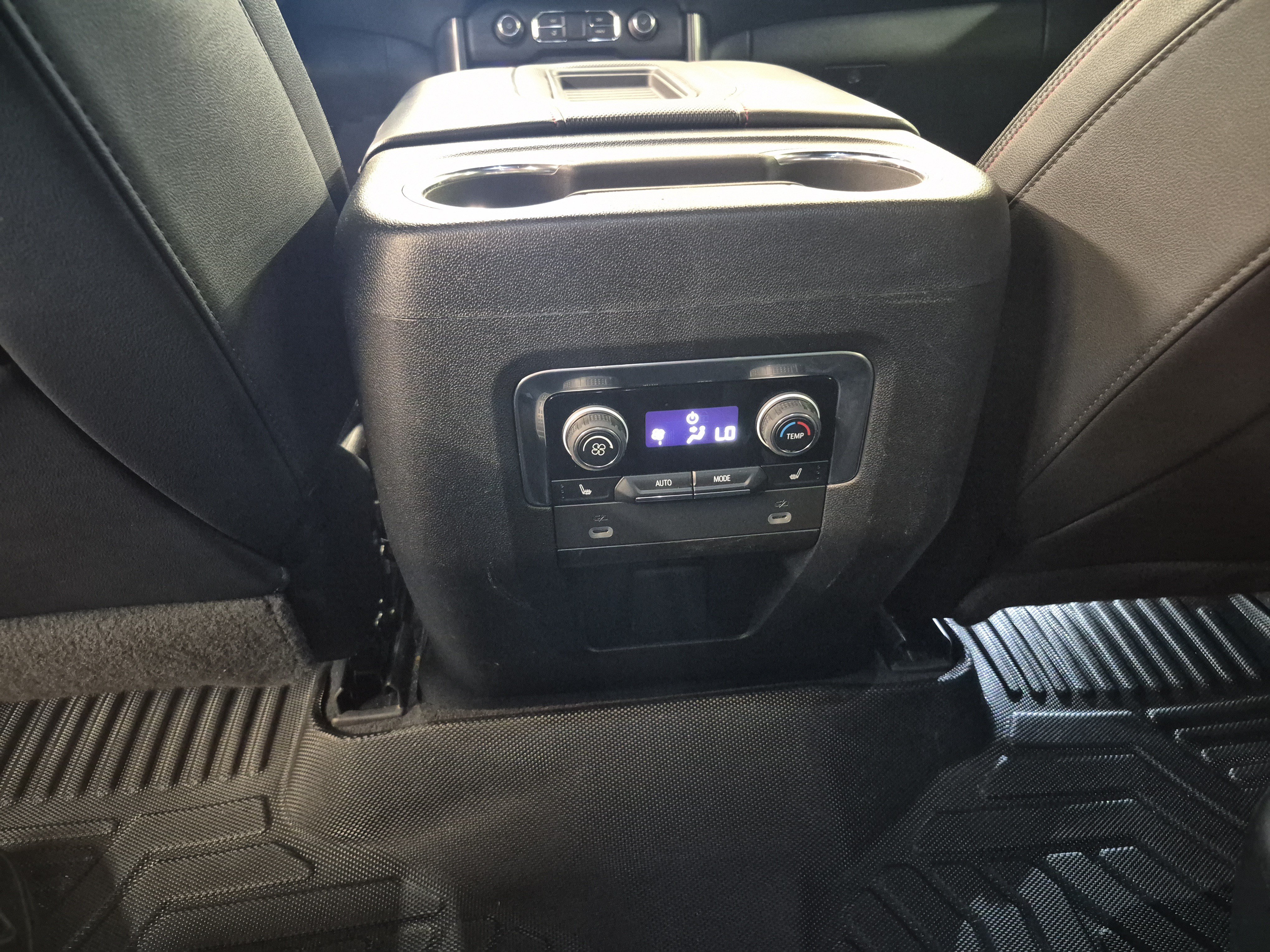 Used 2022 Chevrolet Tahoe RST w/ Sport Performance Package RWD image 20