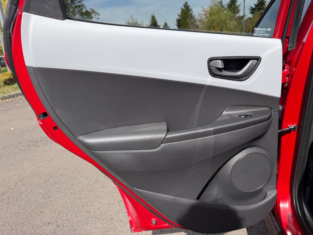 Used 2020 Hyundai Kona SEL w/ Cargo Package FWD image 28